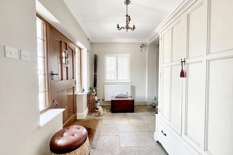 5 bedroom semi-detached house for sale, Cowley Hill, Borehamwood, WD6