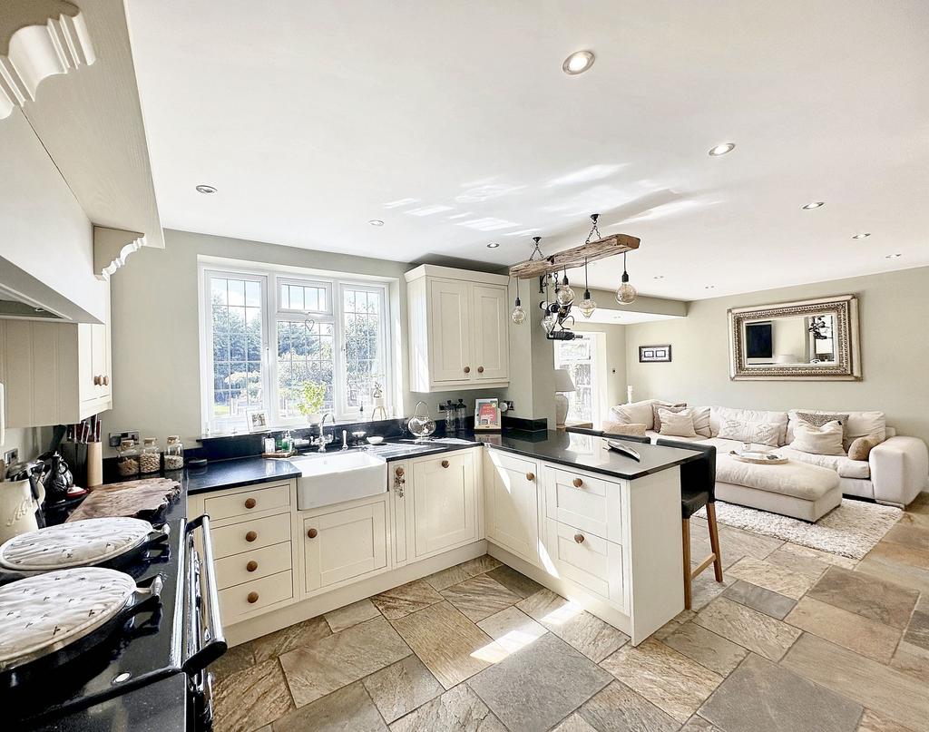 Open-Plan Kitchen/Breakfast Room