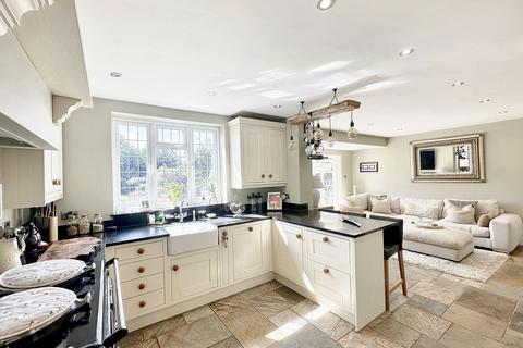 5 bedroom semi-detached house for sale, Cowley Hill, Borehamwood, WD6