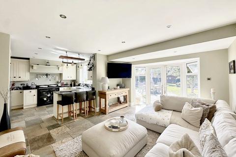 5 bedroom semi-detached house for sale, Cowley Hill, Borehamwood, WD6