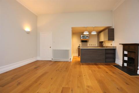 2 bedroom flat to rent, First Avenue, Hove