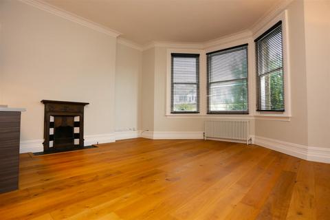 2 bedroom flat to rent, First Avenue, Hove