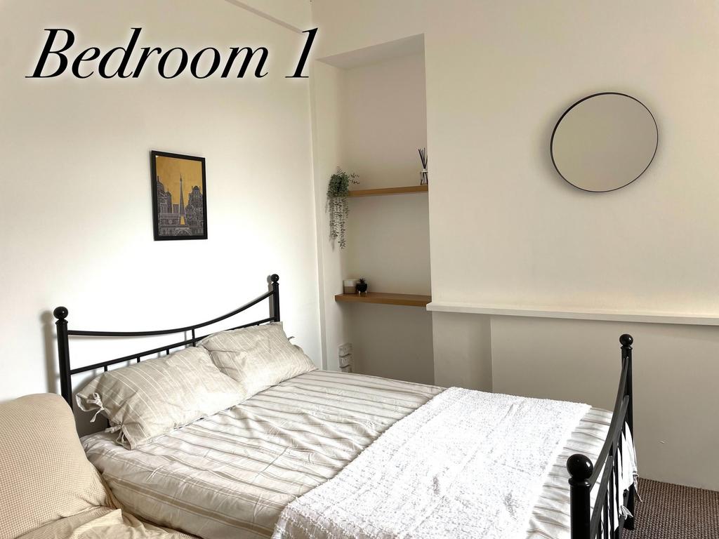 Room 1 (2)
