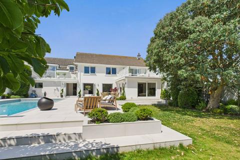 4 bedroom detached house for sale, St Mary