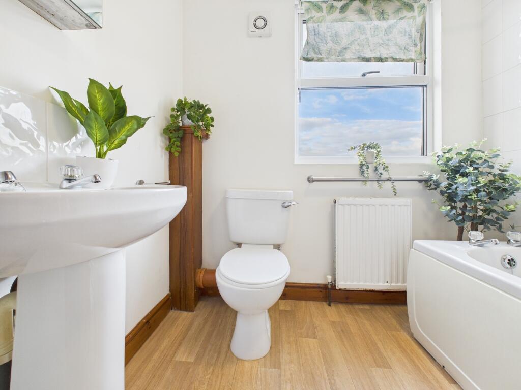 Bathroom.jpeg