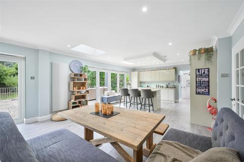 34 North View Crescent, Epsom, KT18 5UR