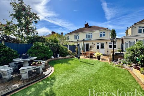 3 bedroom semi-detached house for sale, Albany Road, Hornchurch, RM12
