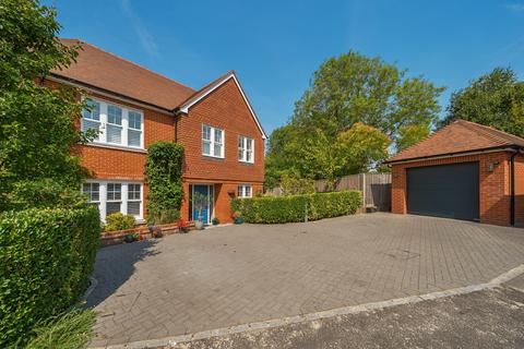 Mortimer Close, Headbourne Worthy, Winchester, Hampshire, SO23