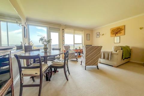 2 bedroom flat for sale, Caldbec Hill, Battle, TN33