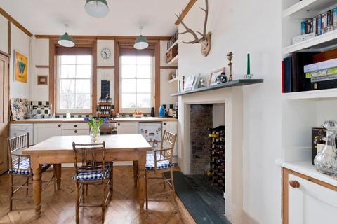 1 bedroom flat for sale, Avonmore Place, London, W14