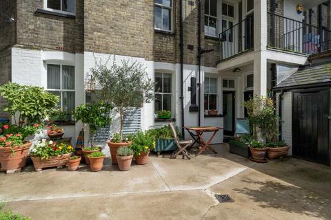 3 bedroom flat for sale, Glentworth Street, London NW1