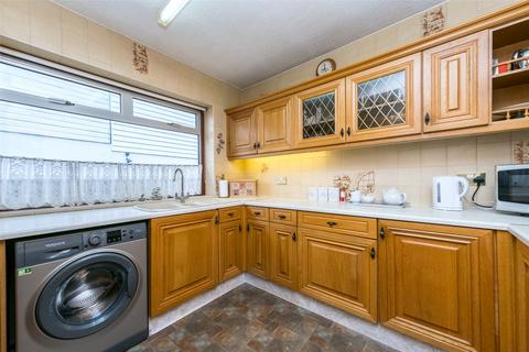 2 bedroom bungalow for sale, Billingbauk Drive, Leeds, West Yorkshire