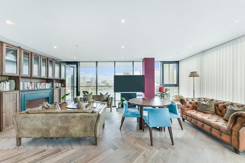 2 bedroom flat to rent, Merino Gardens, London, E1W.