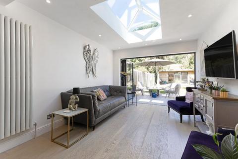 3 bedroom semi-detached house for sale, Budebury Road, Staines-upon-Thames