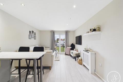 2 bedroom apartment for sale, Station Court, Leeds