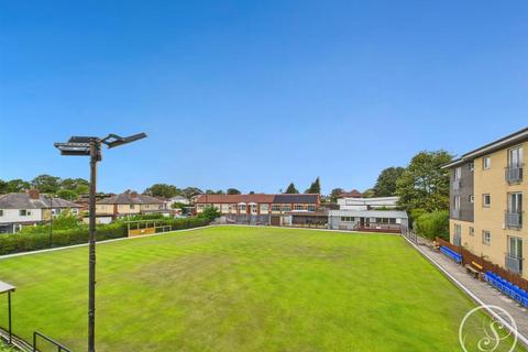 2 bedroom apartment for sale, Station Court, Leeds