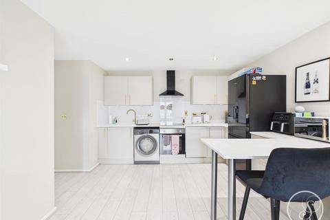 2 bedroom apartment for sale, Station Court, Leeds