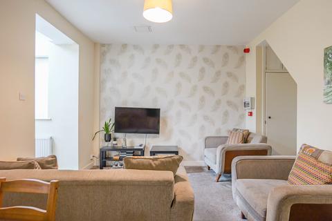4 bedroom house of multiple occupation for sale, Bury Road, Bolton BL2