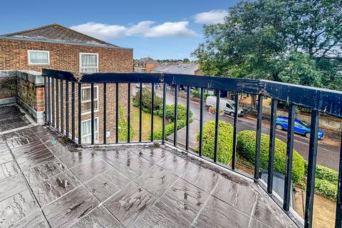 130 Station Road, Hampton, TW12 2AP