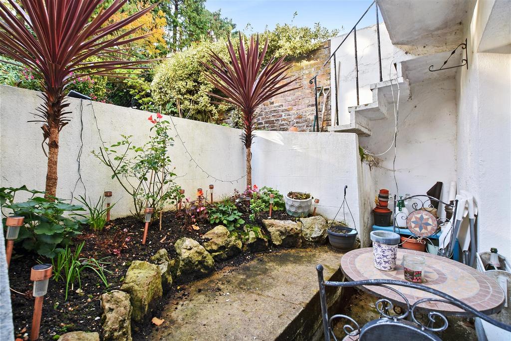 Highgate West Hill - Garden.jpg