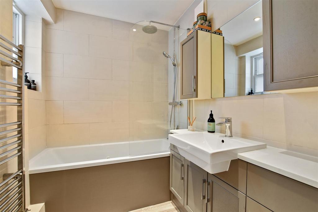Highgate West Hill - Bathroom.jpg