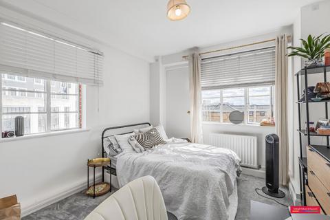 Studio to rent, Orsett Terrace, Bayswater, London, W2