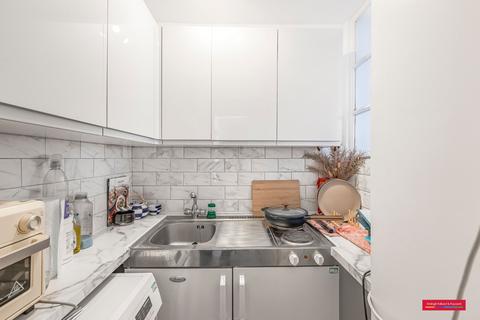 Studio to rent, Orsett Terrace, Bayswater, London, W2