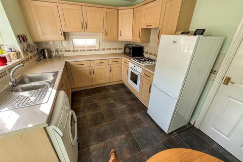 3 bedroom detached bungalow for sale, High Fawr Avenue, Oswestry