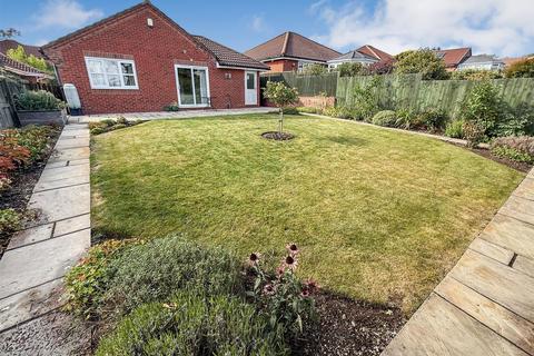 3 bedroom detached bungalow for sale, High Fawr Avenue, Oswestry