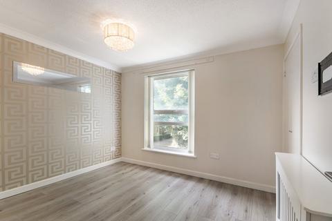 18 Chapel Wood, New Ash Green, Longfield, DA3 8RA