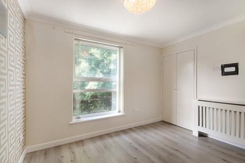 18 Chapel Wood, New Ash Green, Longfield, DA3 8RA