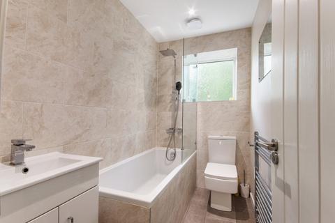 18 Chapel Wood, New Ash Green, Longfield, DA3 8RA