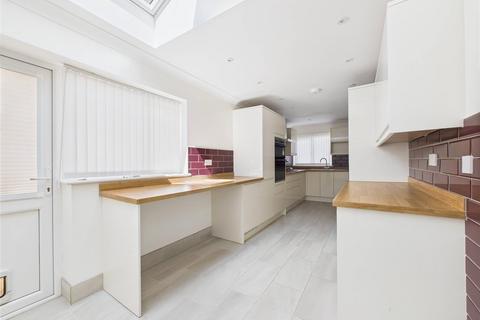 4 bedroom detached bungalow for sale, Westbourne, Evesham
