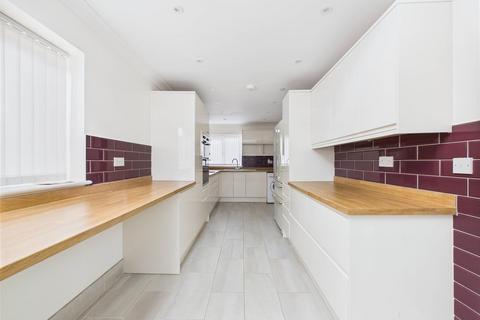 4 bedroom detached bungalow for sale, Westbourne, Evesham