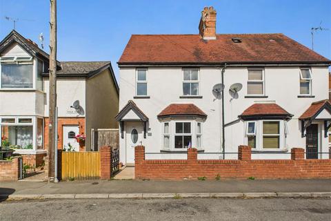 3 bedroom semi-detached house for sale, Kings Road, Evesham