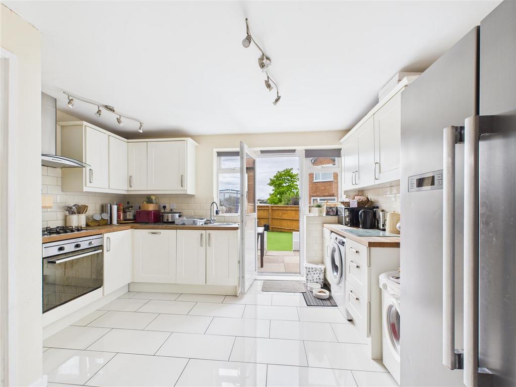 CAM05551 G0-PR0006-STILL019.jpg