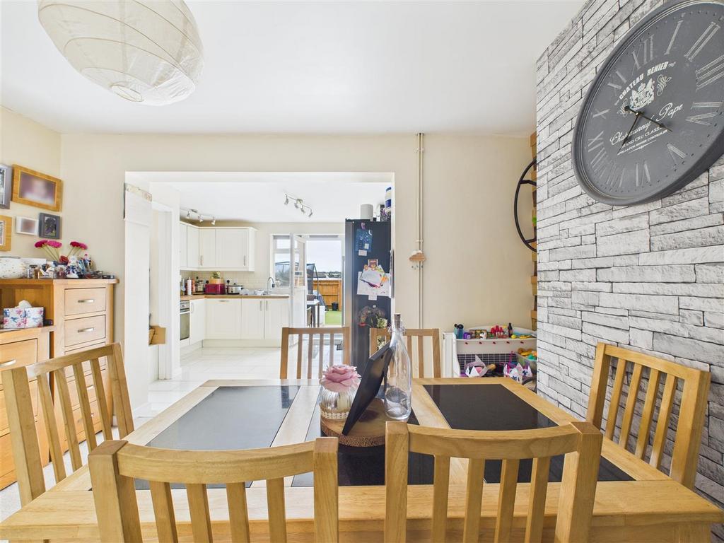 CAM05551 G0-PR0006-STILL018.jpg