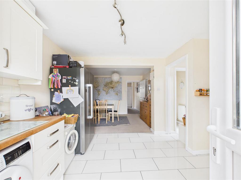 CAM05551 G0-PR0006-STILL021.jpg