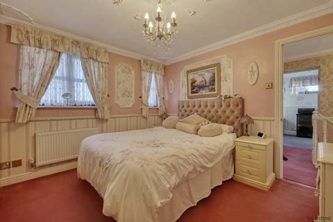 1 Timberdene Avenue, Ilford, IG6 2LS