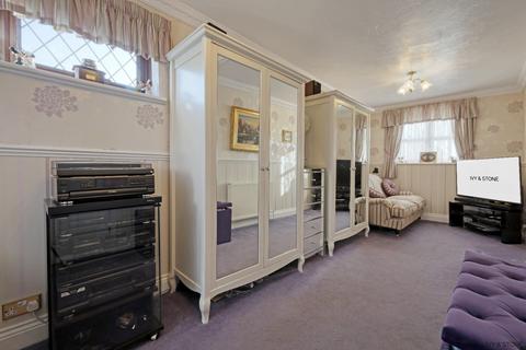 1 Timberdene Avenue, Ilford, IG6 2LS