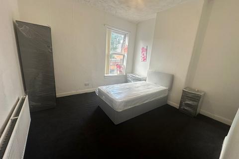 1 bedroom in a house share to rent, Haliscombe Grove, Aston B6