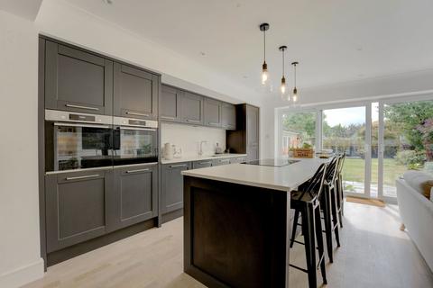 4 bedroom detached house for sale, The Plantation, Worthing BN13