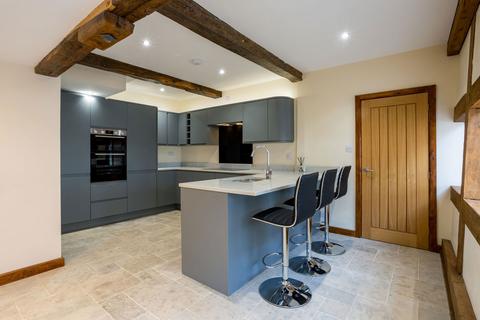 4 bedroom end of terrace house for sale, Oakwood, Severn Stoke, Worcestershire. WR8 9JA