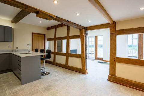 4 bedroom end of terrace house for sale, Oakwood, Severn Stoke, Worcestershire. WR8 9JA