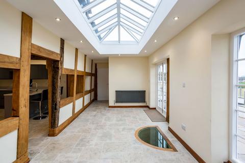 4 bedroom end of terrace house for sale, Oakwood, Severn Stoke, Worcestershire. WR8 9JA