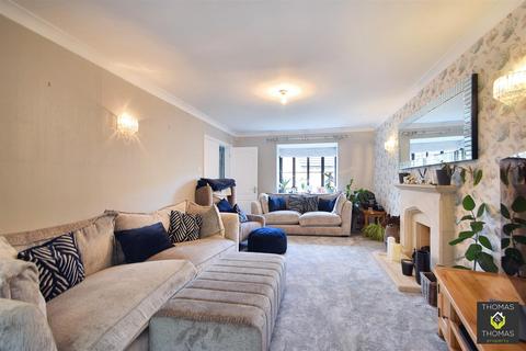 4 bedroom detached house for sale, The Orchards, Hucclecote