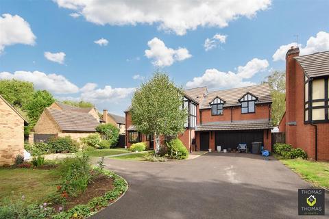 4 bedroom detached house for sale, The Orchards, Hucclecote