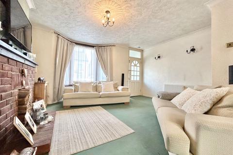 4 bedroom semi-detached house for sale, Park Road, Sittingbourne ME10