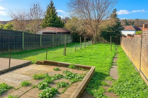 4 bedroom semi-detached house to rent, Hughenden Road, Hp13