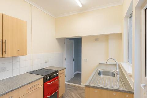 4 bedroom semi-detached house to rent, Hughenden Road, Hp13